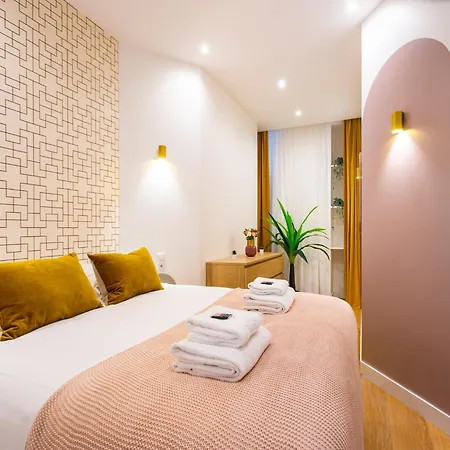 Beautiful - 4br 10p - Rue Des Martyrs Apartment Paris