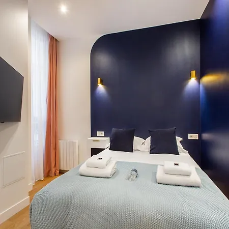Apartment Beautiful - 4br 10p - Rue Des Martyrs *