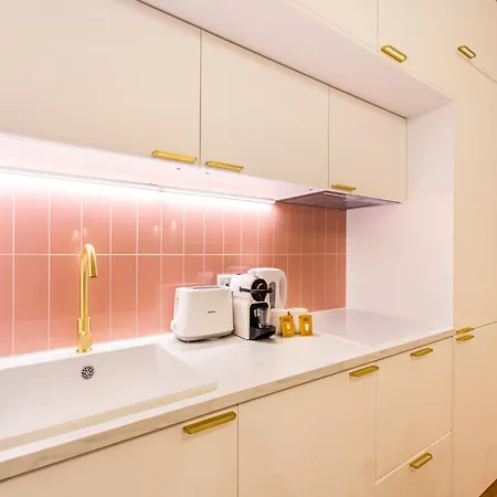 Apartment Beautiful - 4br 10p - Rue Des Martyrs Paris