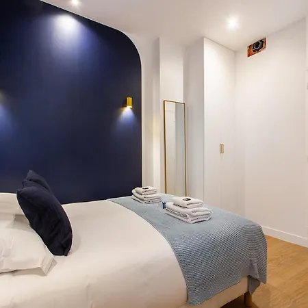 Beautiful - 4br 10p - Rue Des Martyrs شقة *