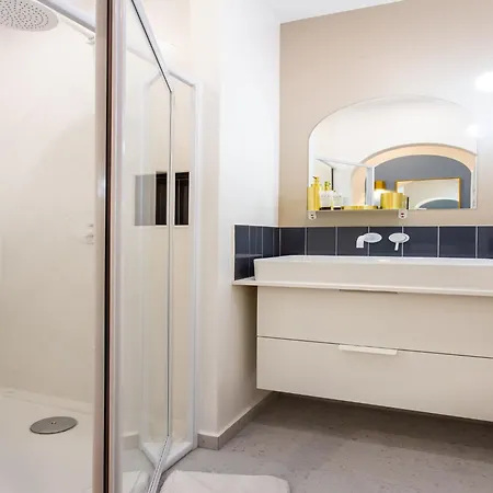 Beautiful - 4br 10p - Rue Des Martyrs * باريس